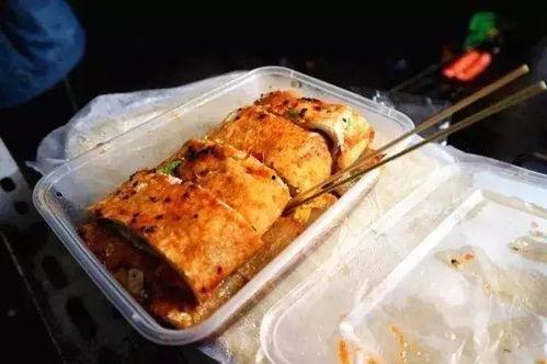 小康河吃烤冷面吃瓜,小康河的烤冷面与瓜果时光